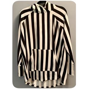 LuLaRoe Amber Hoodie Size XL